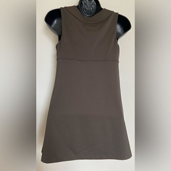 Athleta 34B Inner Strength Tank Top Build in Bra Olive Green - Picture 2 of 6